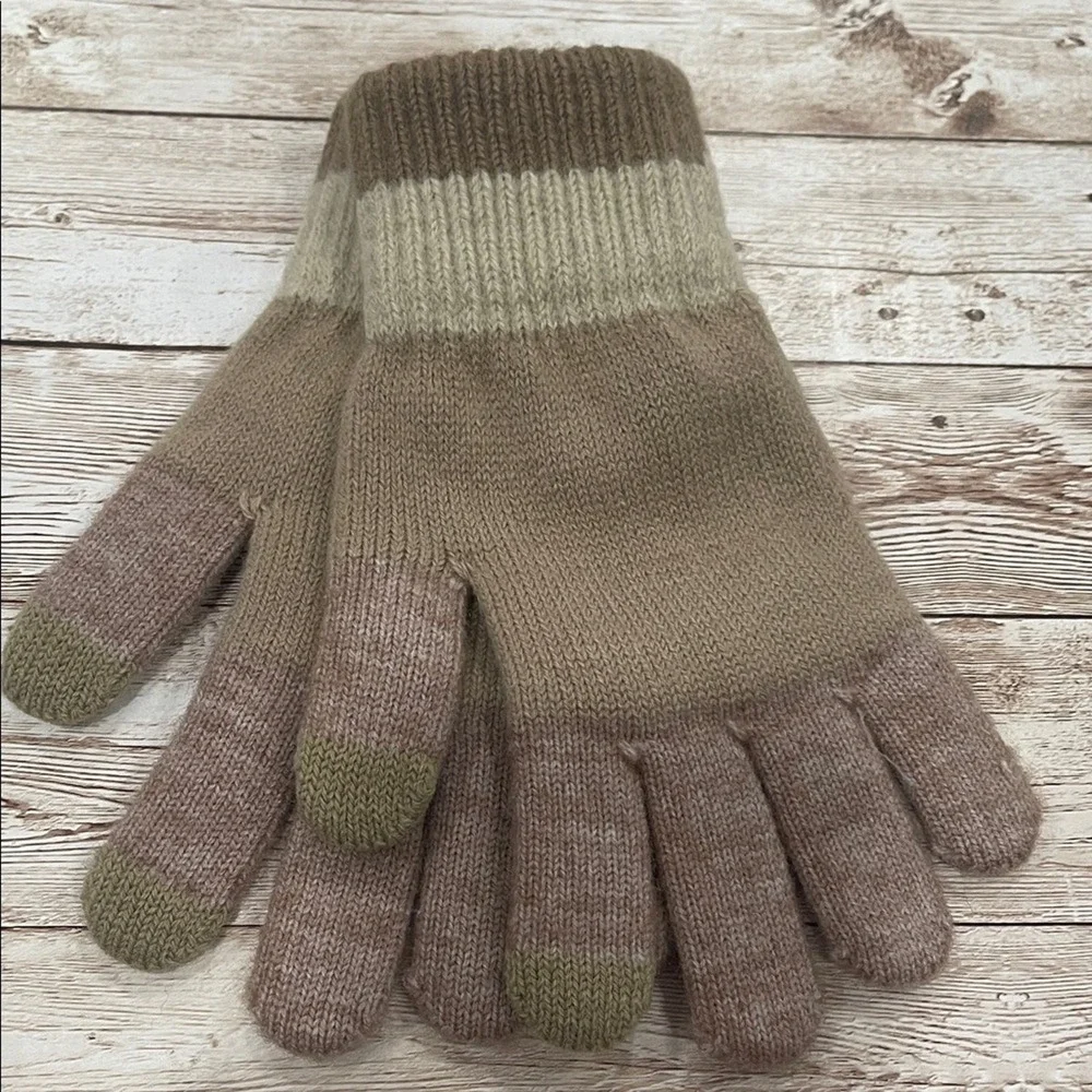Steve‎ Madden Beige and Green Knit Gloves NWOT